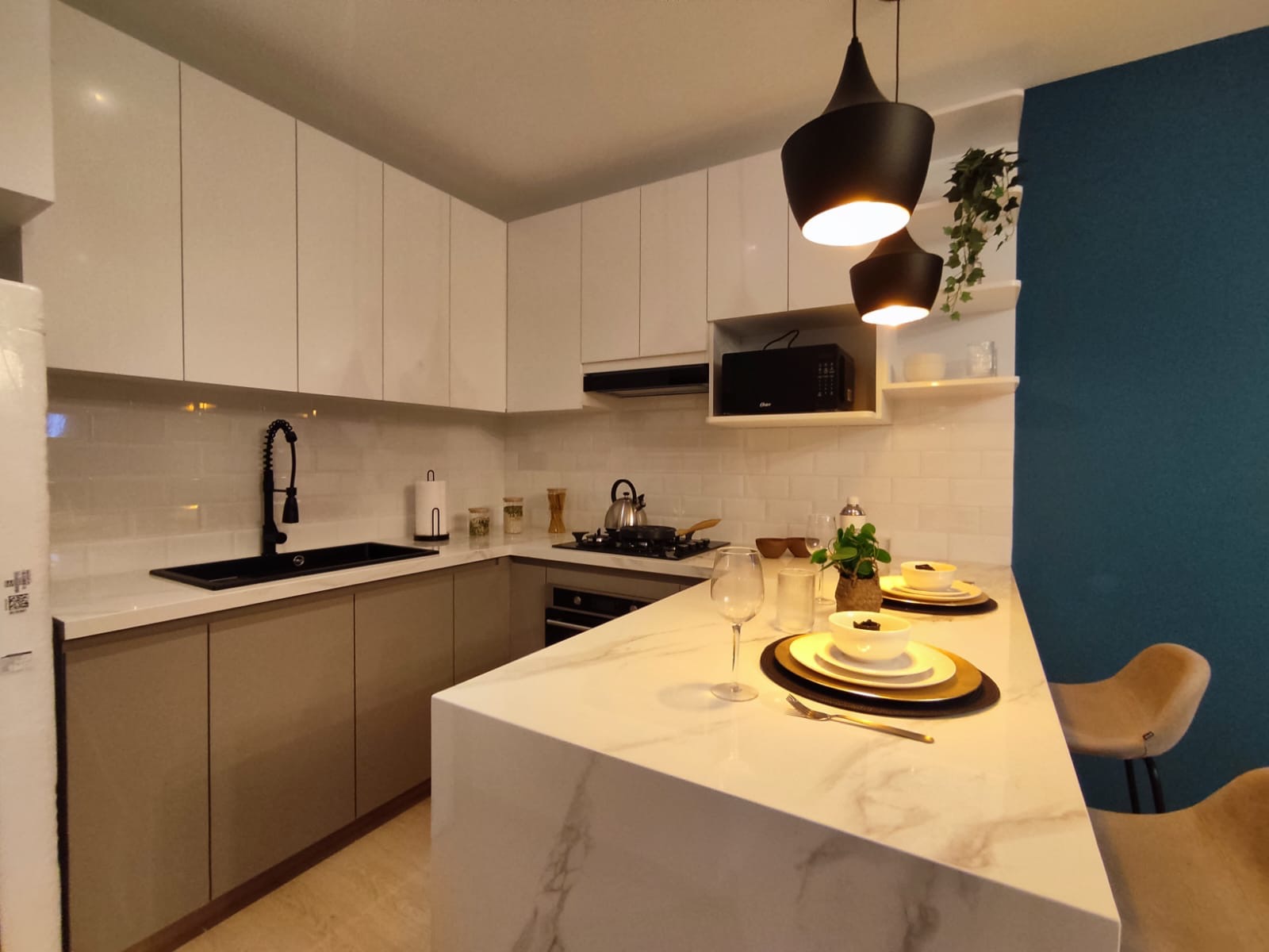 Caseta Central Home